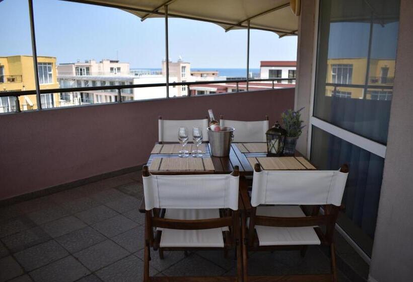 דירת חדר נוף לבריכה, хотел свети николай приморско