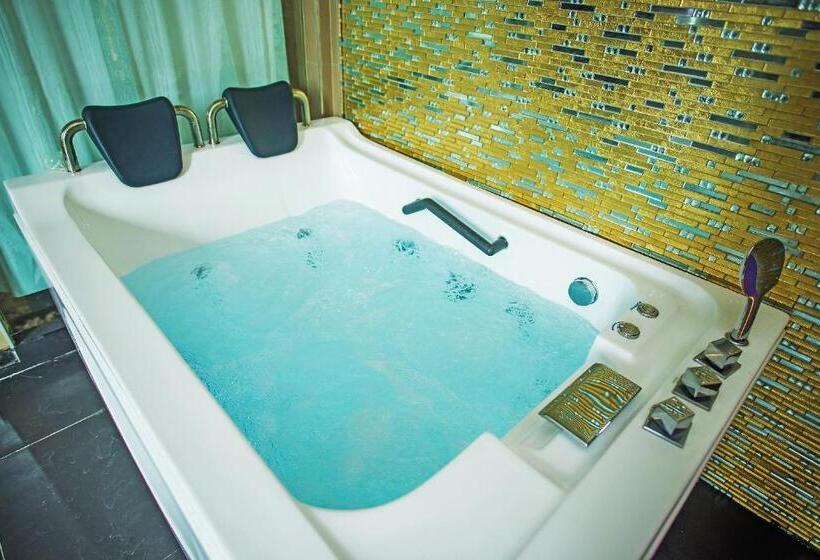 キングサイズベッドのスタンダードルーム, ลอฟท์แอทสีมา สาขา2