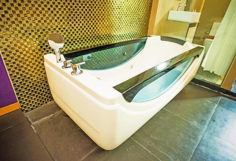 キングサイズベッドのスタンダードルーム, ลอฟท์แอทสีมา สาขา2