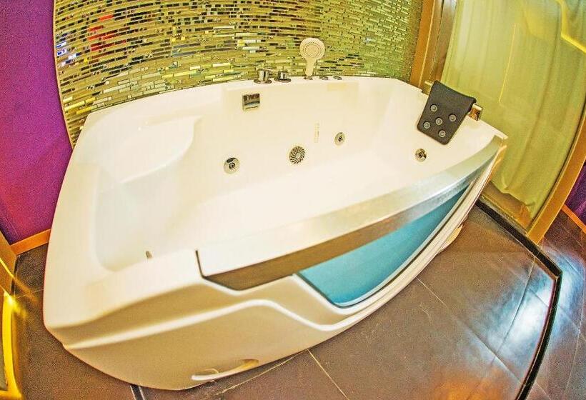 キングサイズベッドのスタンダードルーム, ลอฟท์แอทสีมา สาขา2