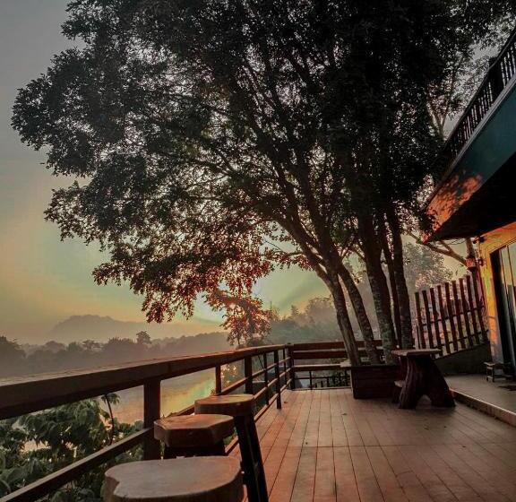 Deluxe room with river view, Rimwang The River Life