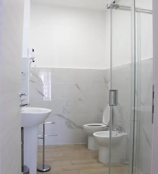 اتاق استاندارد سه نفره, B&b Carlo V