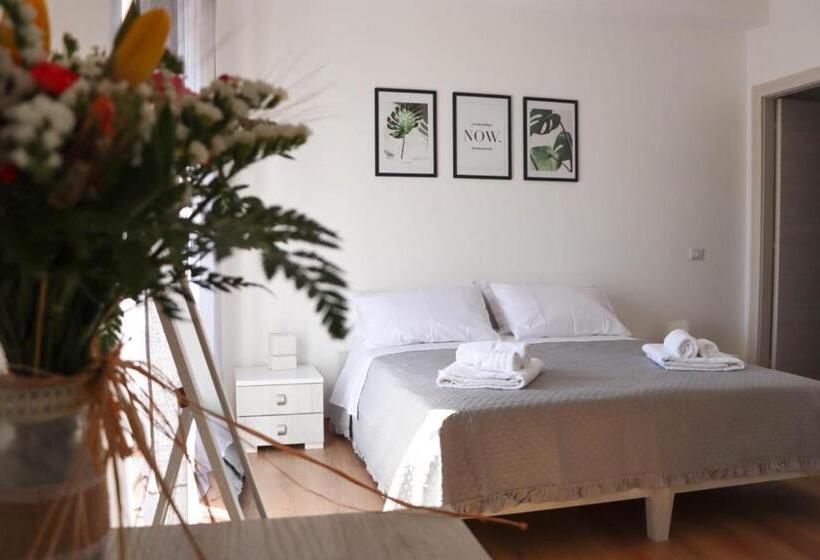 اتاق استاندارد سه نفره, B&b Carlo V