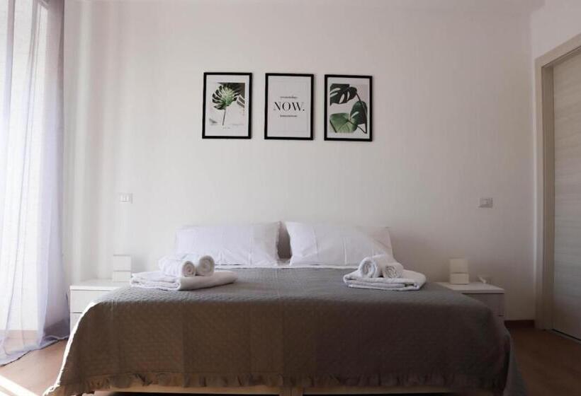 اتاق استاندارد سه نفره, B&b Carlo V