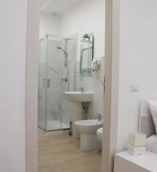 اتاق خانوادگی, B&b Carlo V