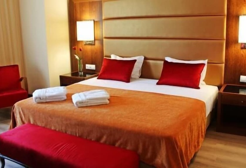 جناح جونيور, Palace Hotel Astúrias & Spa