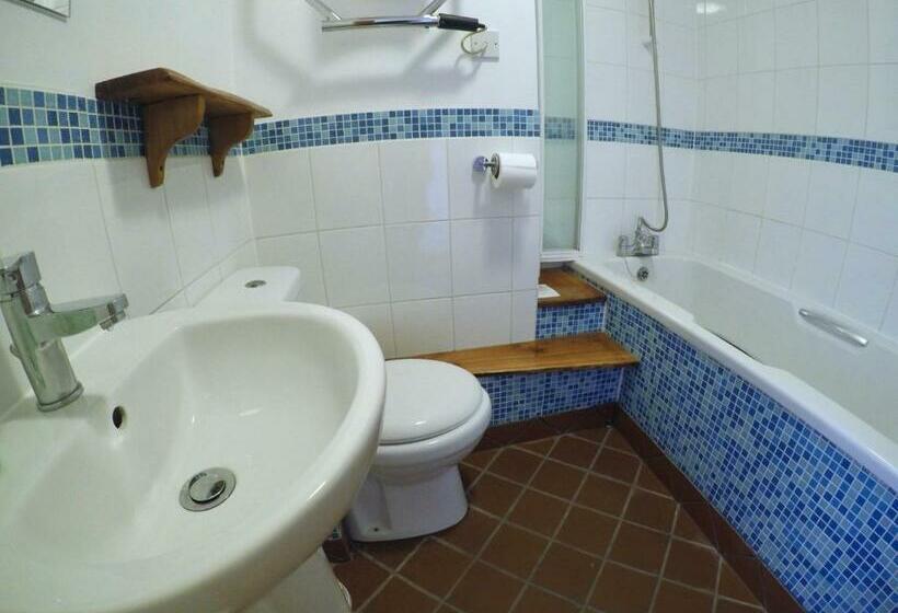 Номер Стандарт Индивидуальный Вид на Море, St Columba