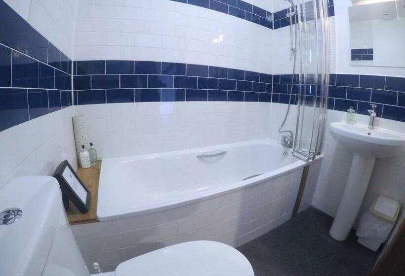 Номер Стандарт Вид на Море, St Columba