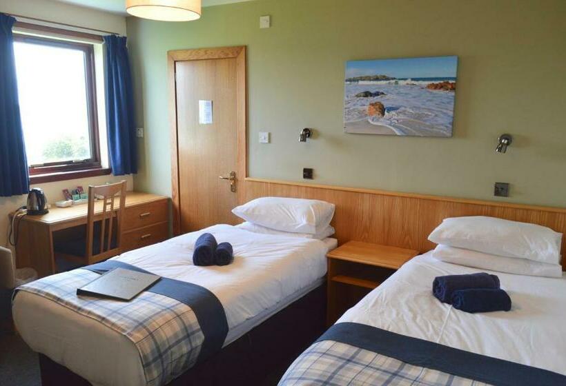 Номер Стандарт Вид на Море, St Columba