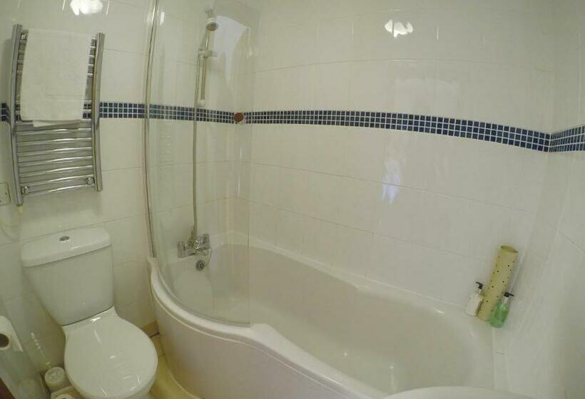 Номер Стандарт Вид на Море, St Columba