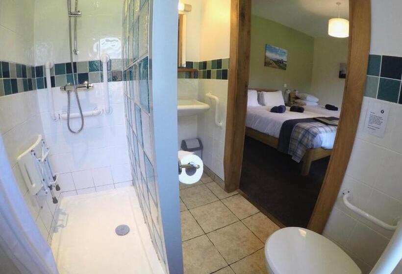 Семейный Номер, St Columba