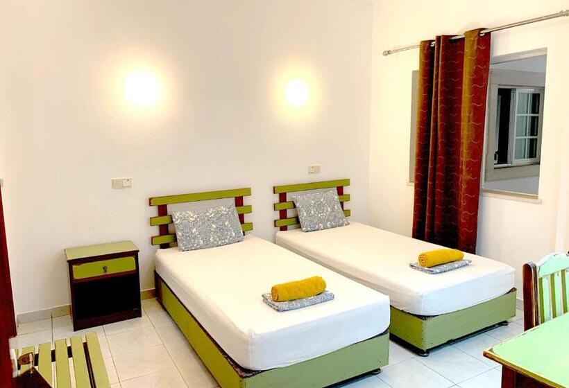 اتاق استاندارد, The Central Guesthouse