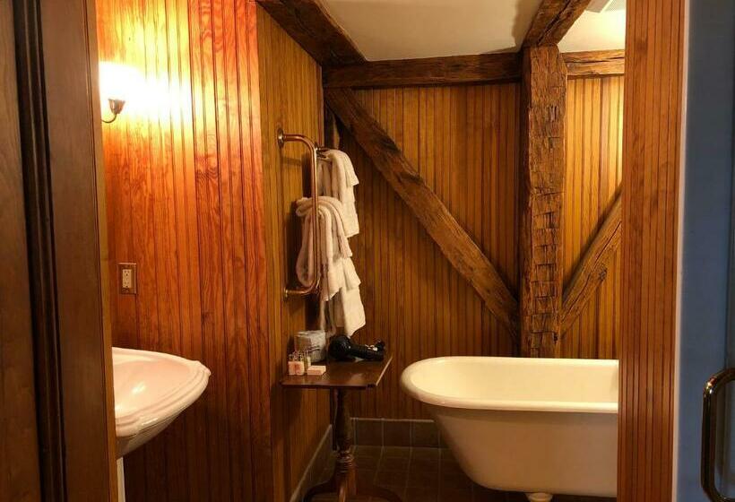 디럭스 룸, The 1708 House