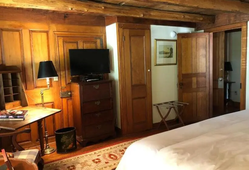 Deluxe Suite King Bed, The 1708 House
