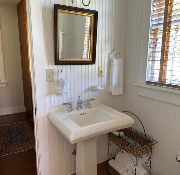 1间卧室的房子, The 1708 House