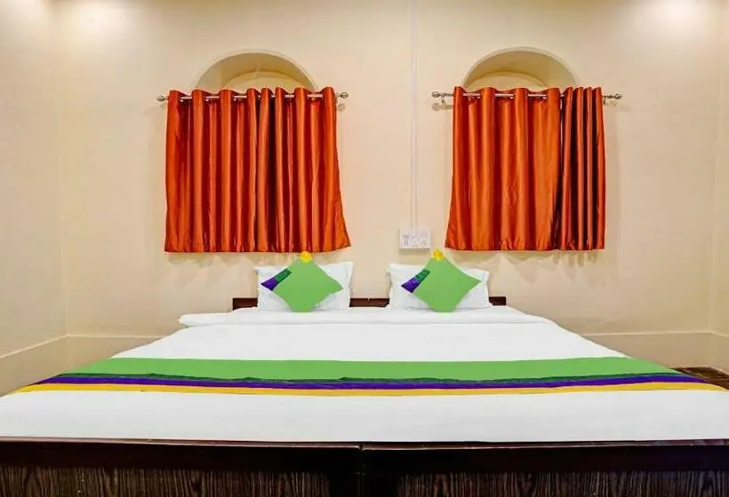 デラックスルーム, Treebo Cecil Resort, 600 Mtrs From Matheran Railway Station