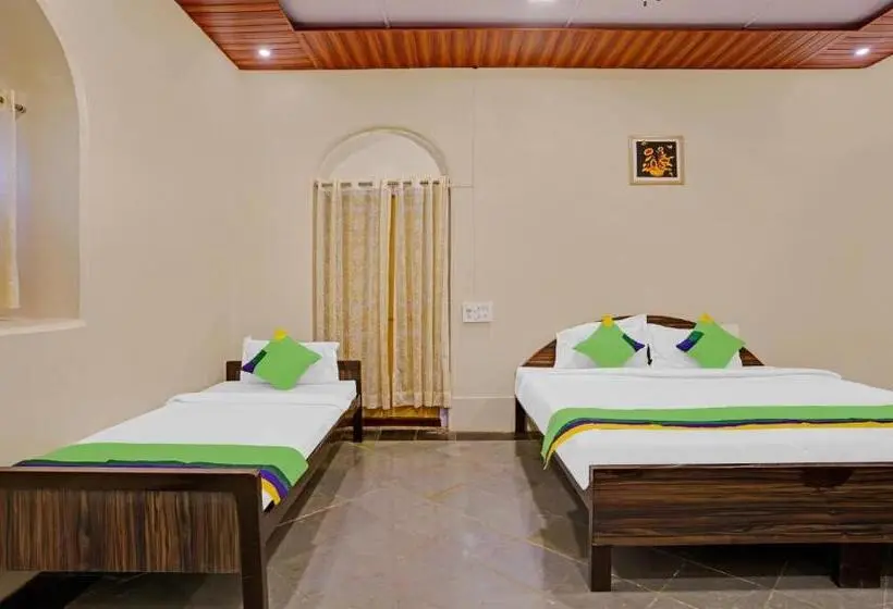 スーペリアールーム, Treebo Cecil Resort, 600 Mtrs From Matheran Railway Station