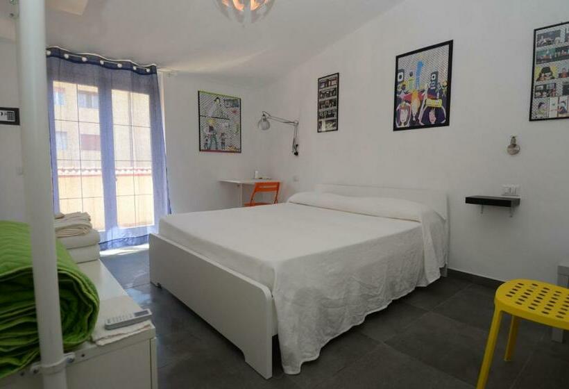 غرفة قياسية مزوَّدة بشُرفة, Accomodation Libertino