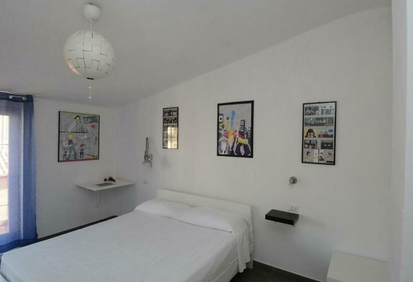 غرفة قياسية مزوَّدة بشُرفة, Accomodation Libertino