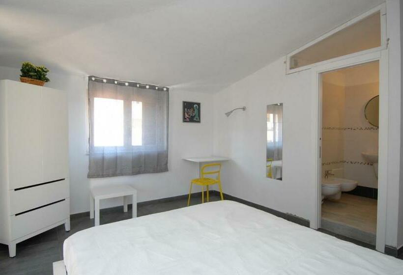 غرفة قياسية مزوَّدة بشُرفة, Accomodation Libertino