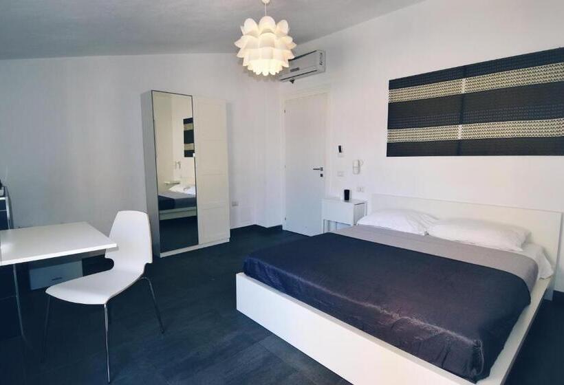 غرفة قياسية مطلّة علي البحر مزوَّدة بشُرفة, Accomodation Libertino