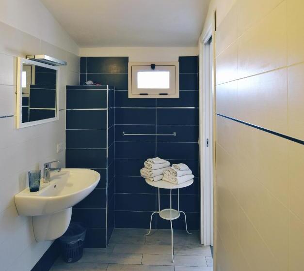 غرفة قياسية مطلّة علي البحر مزوَّدة بشُرفة, Accomodation Libertino