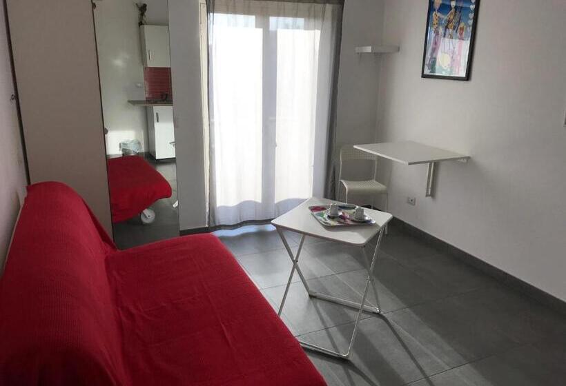 شقة غرفتين نوم مزودة بشُرفة, Accomodation Libertino