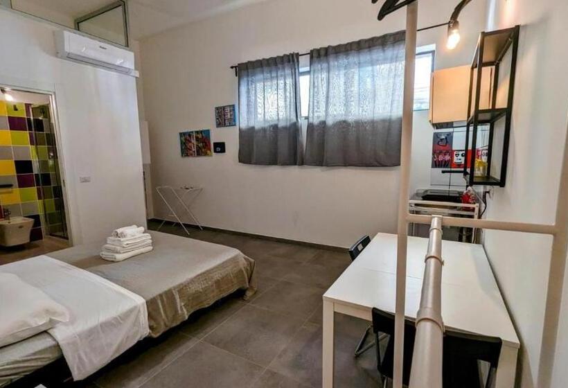 غرفة قياسية, Accomodation Libertino