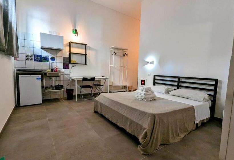 غرفة قياسية, Accomodation Libertino