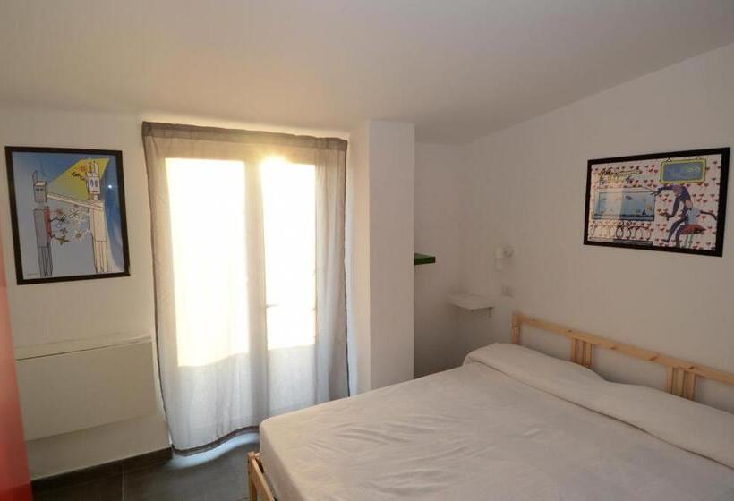 شقة غرفتين نوم مزودة بشُرفة, Accomodation Libertino