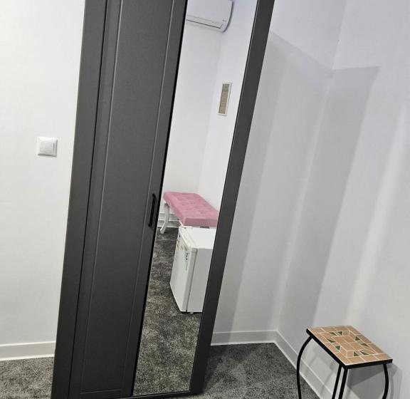 Camera Standard, Vila Massimo