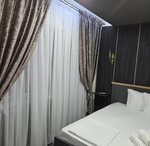 Camera Standard, Vila Massimo