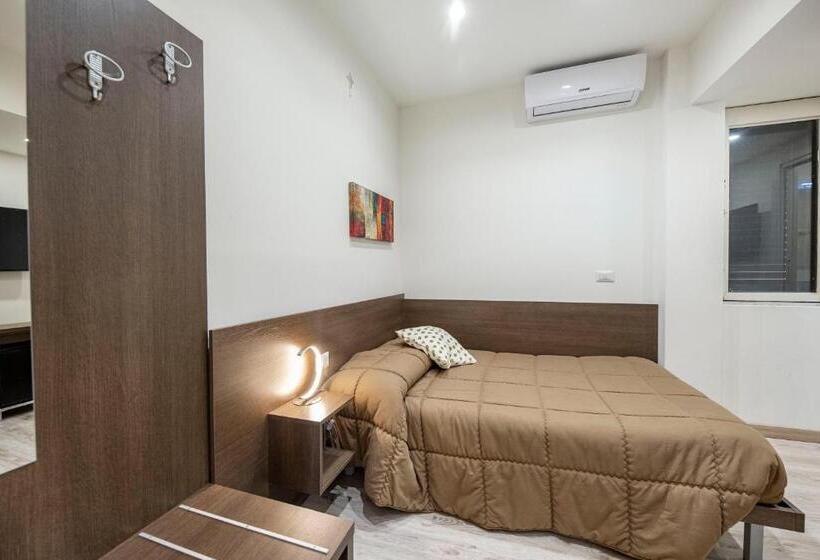 غرفة قياسية فردية, B&b Ambitious