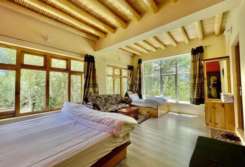 Superior-perhehuone, Hidden Leaf Homestay