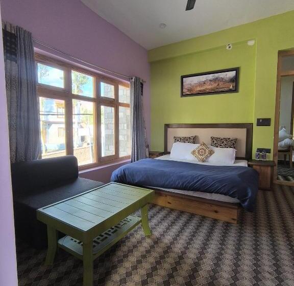 Perhehuone, Hidden Leaf Homestay