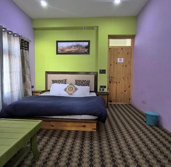 Perhehuone, Hidden Leaf Homestay