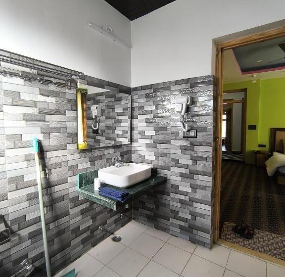Perhesviitti, Hidden Leaf Homestay