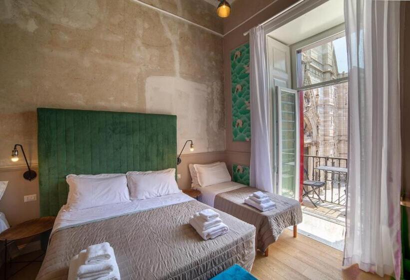 سوییت خانوادگی, The Duomo House By House In Naples