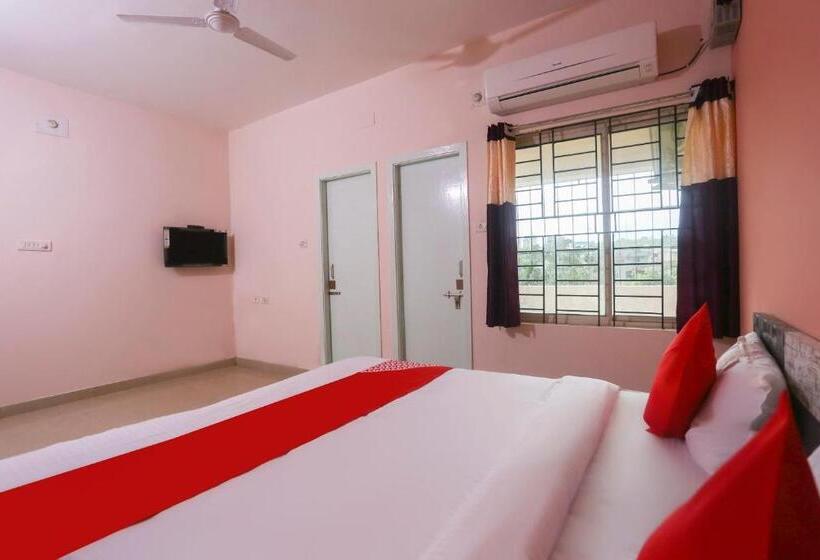 Classic Kolmen Hengen Huone, O Avigna Residency