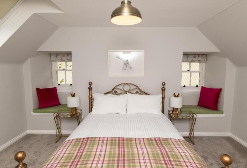 منزل غرفة نوم واحدة, Netherdale House & The Coach House