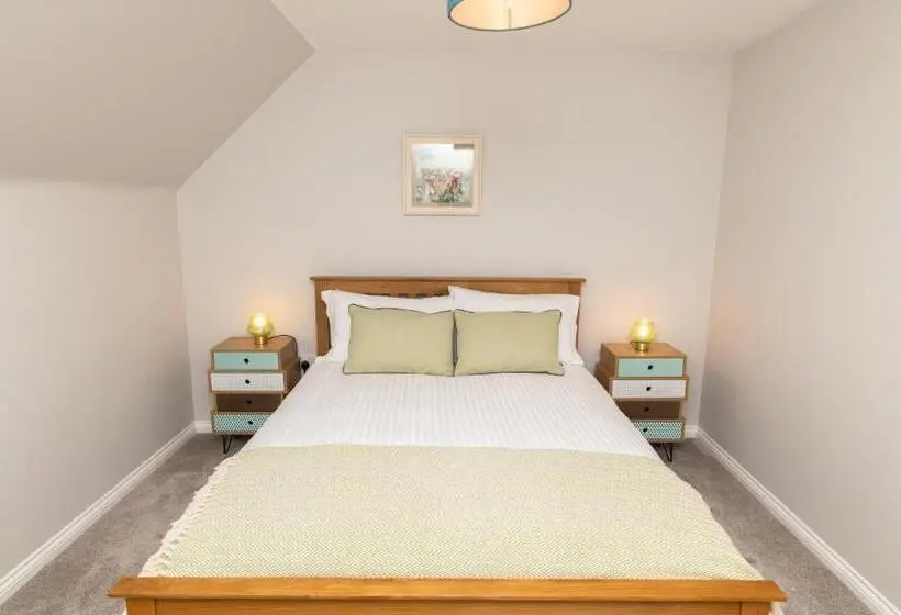 1ベッドルームハウス, Netherdale House & The Coach House
