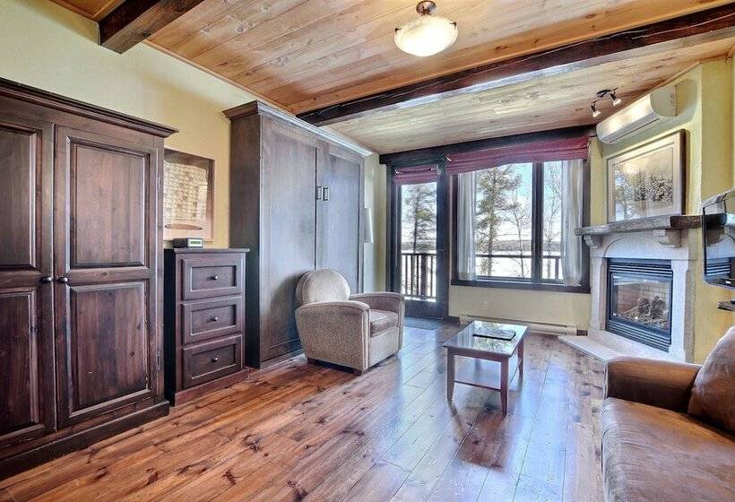 Студия Классика, Les Condos Du Lac Taureau Rooms & Condos