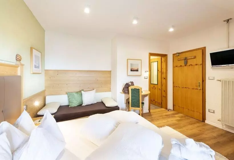 マウンテンビュースタンダードルーム, Berghotel Jochgrimm   Your Dolomites Home