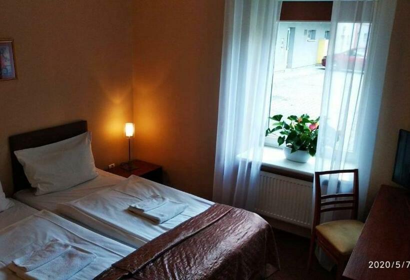 חדר סטנדרט, Arena