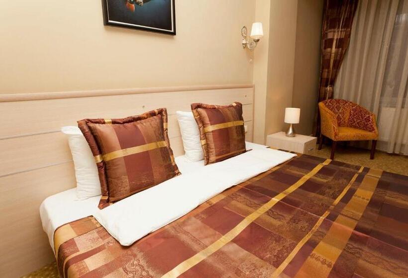 スタンダードルーム, Classes Airport