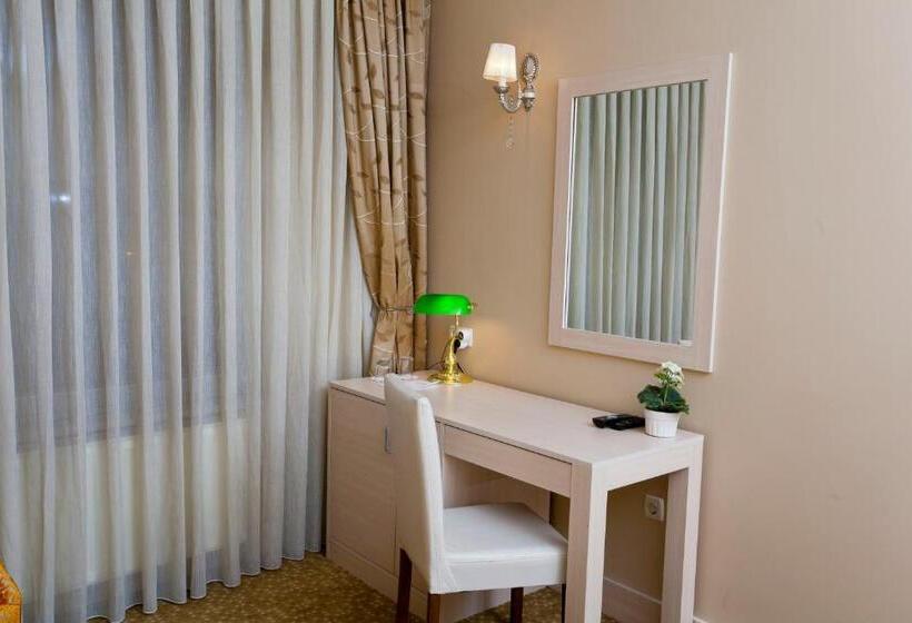 スタンダードルーム, Classes Airport