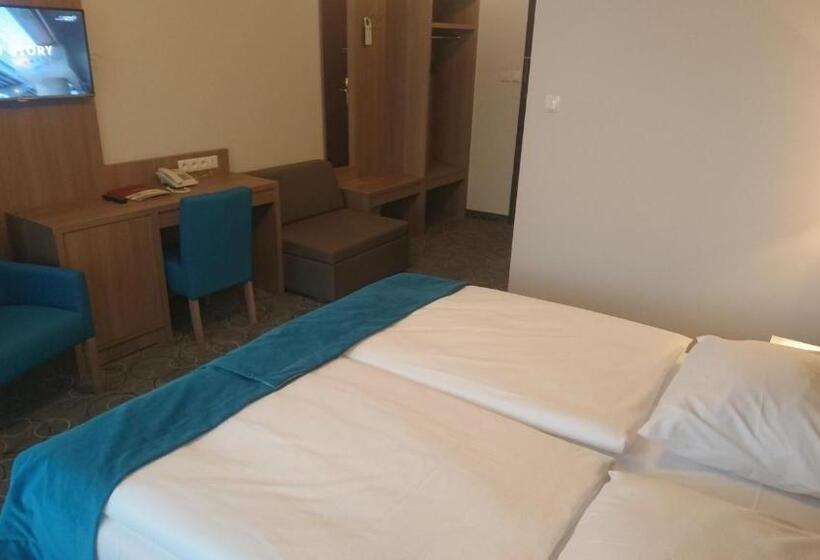 חדר סופריור יחיד, Delicjusz