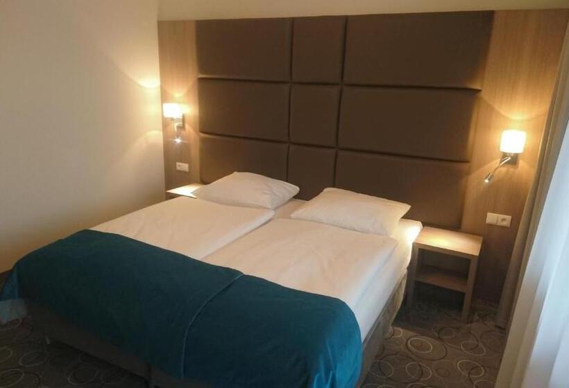 חדר סופריור יחיד, Delicjusz