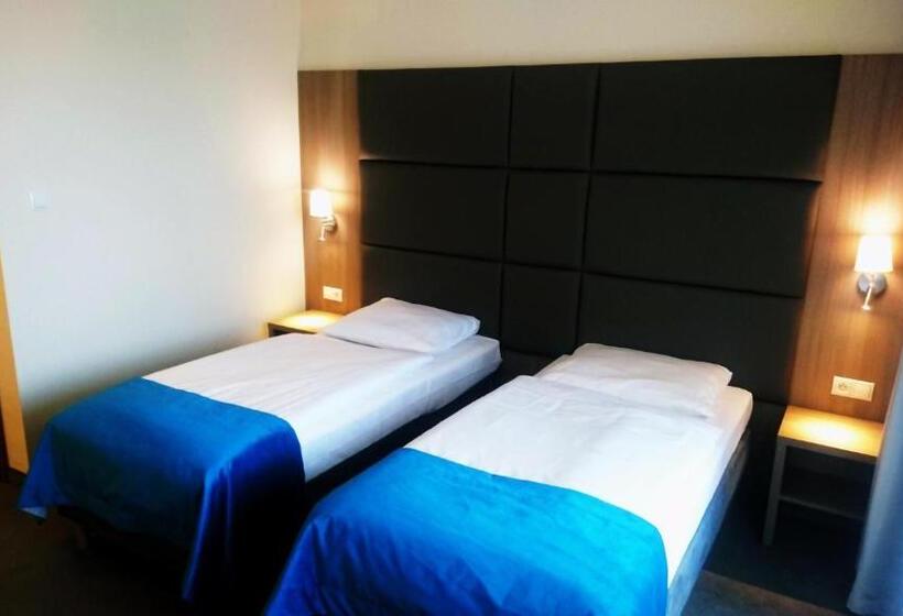 חדר סופריור יחיד, Delicjusz