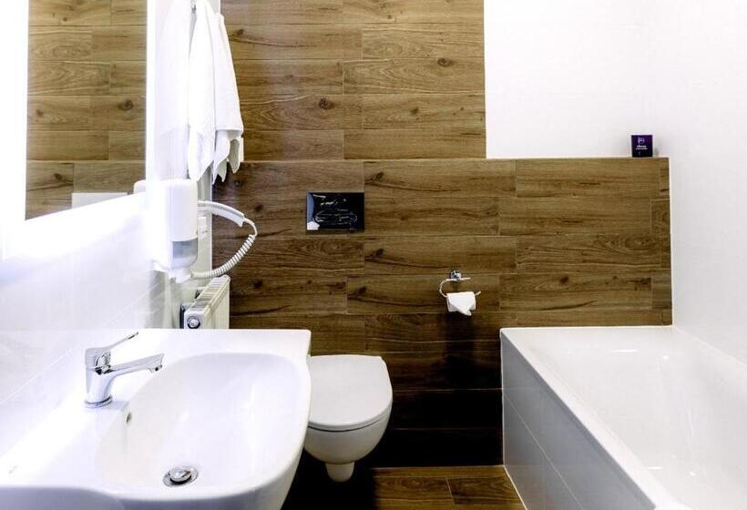 חדר סופריור יחיד, Delicjusz